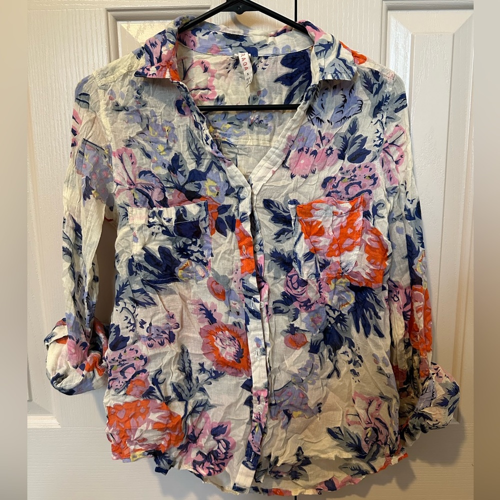 Beautiful sheer floral top!